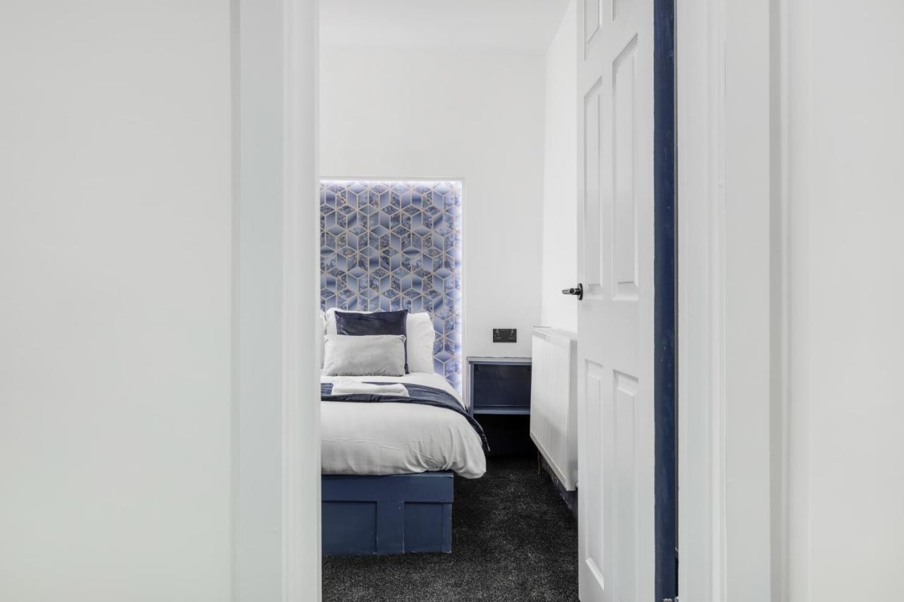 בלקפול Crystal Towers Sasco Apartments מראה חיצוני תמונה