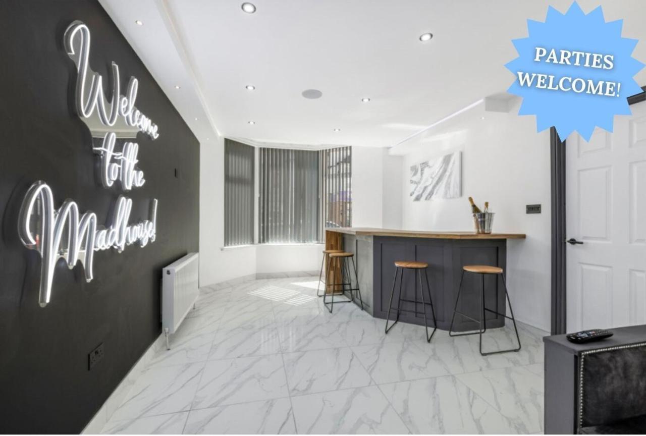 בלקפול Crystal Towers Sasco Apartments מראה חיצוני תמונה